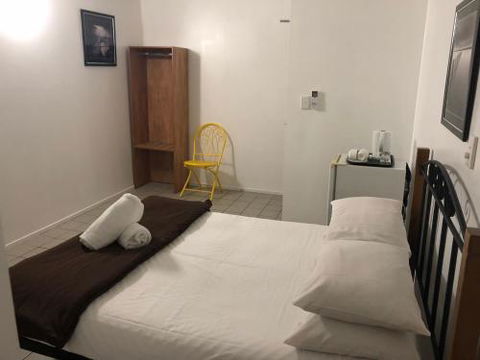 Airlie Waterfront Accommodation - Hotel Accommodation 4