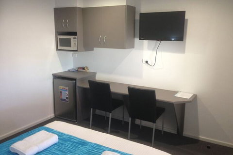 Chaparral Motel - Hotel Accommodation 7