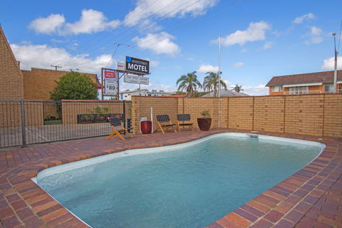 River Street Motel - Hotel Accommodation 2
