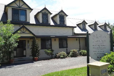 Melba Lodge - Hotel Accommodation 0