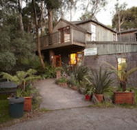 Crayfish Creek Van  Cabin Park - Hotel Accommodation
