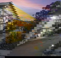 The Dolphin Apartments - Hotel Accommodation