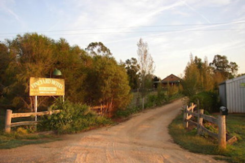 The Vineyard Motel - Hotel Accommodation 1