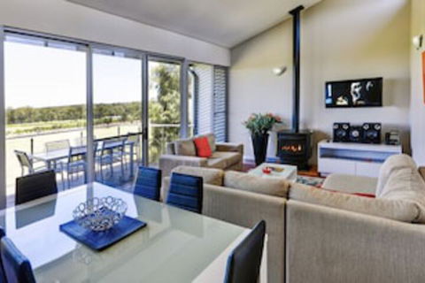 Adina Vineyard - Hotel Accommodation 0