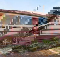 Yarra Glen Racecourse Apartments - Hotel Accommodation