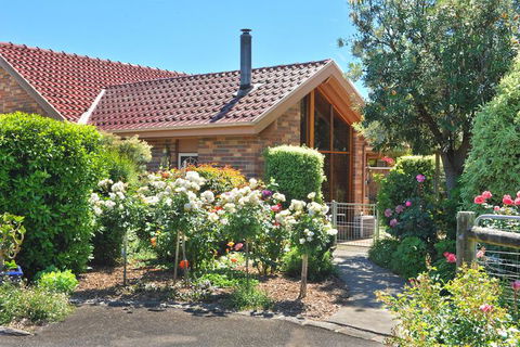 Langbrook Estate Cottages - Hotel Accommodation 3