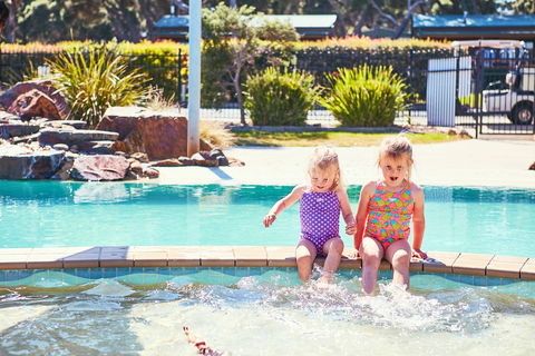 Anglesea Family Caravan Park - Hotel Accommodation 2