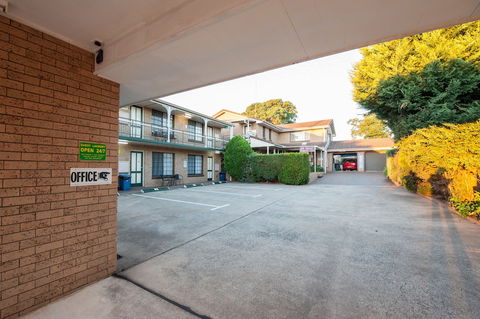 Jacaranda Place Motor Inn - Hotel Accommodation 1