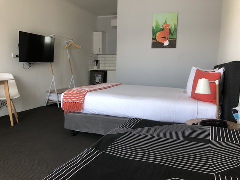 Commodore Motor Inn Albury - Hotel Accommodation 3