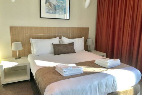 Adelaide DressCircle Apartments North Terrace - Hotel Accommodation 7