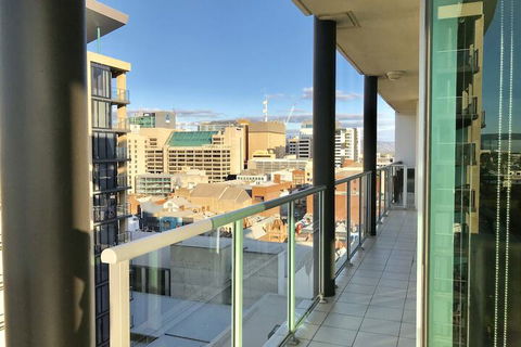 Adelaide DressCircle Apartments North Terrace - Hotel Accommodation 2