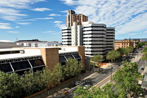 Adelaide DressCircle Apartments North Terrace - Hotel Accommodation 6