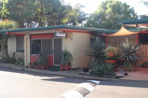 Oakey Motel - Hotel Accommodation 2