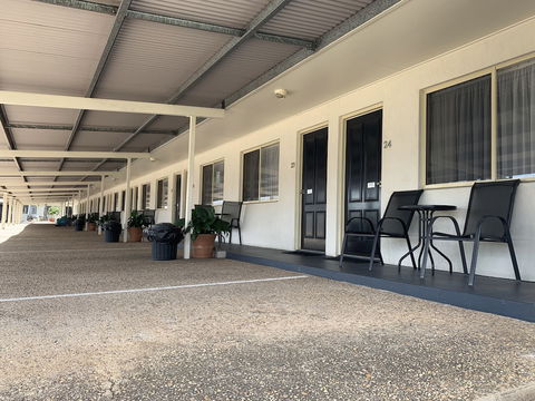 Silo Motor Inn - Hotel Accommodation 2