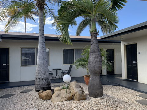 Silo Motor Inn - Hotel Accommodation 3