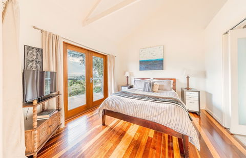 Outlook Hill Vineyard Cottages - Hotel Accommodation 2