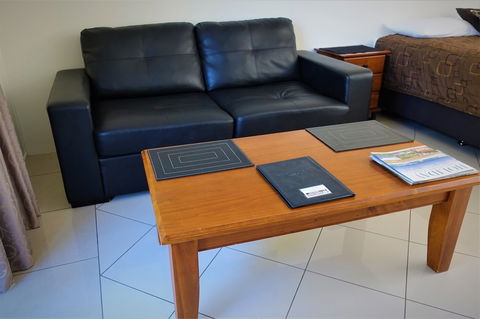 Pacific Palms Motor Inn - Hotel Accommodation 6