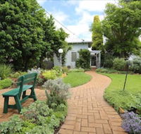 Jacaranda Guest House - Hotel Accommodation