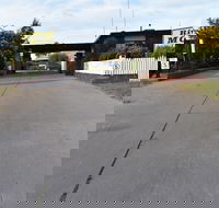 Riviana Motel - Hotel Accommodation