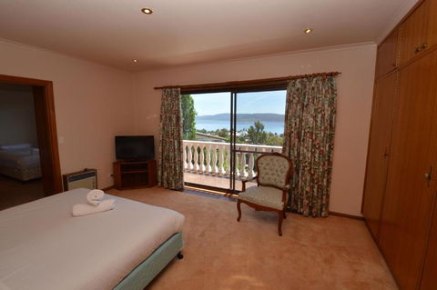 Top Deck - Hotel Accommodation 6