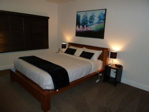Ploughmans On Wallis Horsham - Hotel Accommodation 2