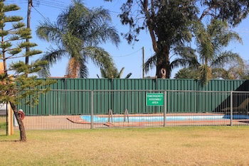 Peak Hill Golden Peak Budget Motel - Hotel Accommodation 4