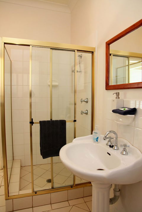 Apartments On The Park - Hotel Accommodation 3