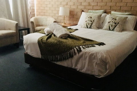 Golden Chain Aalana Motor Inn - Hotel Accommodation 3