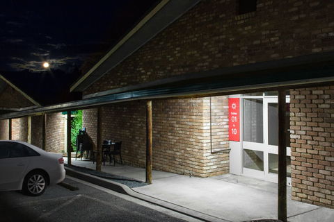 Farnham Court - Hotel Accommodation 1