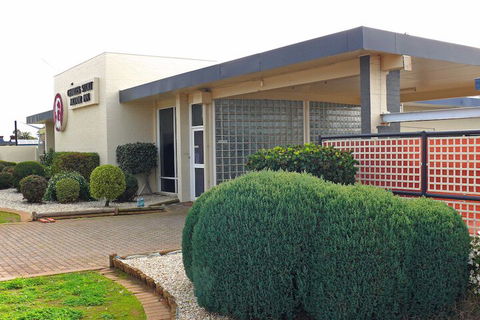 Charles Sturt Motor Inn West Wyalong - Hotel Accommodation 5