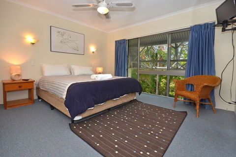 Raintrees On Moffat Beach - Hotel Accommodation 7