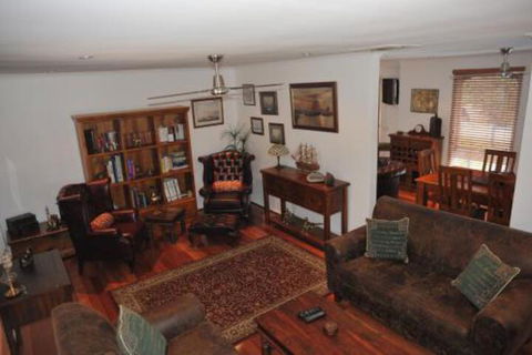 The Pommy Tree - Hotel Accommodation 0