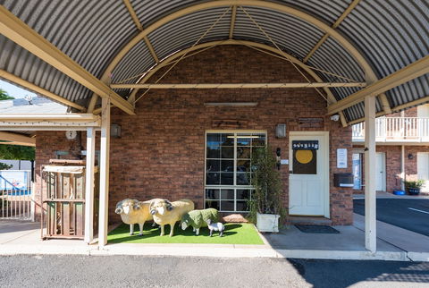 Shearing Shed Motor Inn - Hotel Accommodation 4