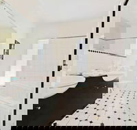 Wine and Roses BB - Hotel Accommodation