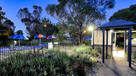 Castle Creek Motel - Hotel Accommodation 1