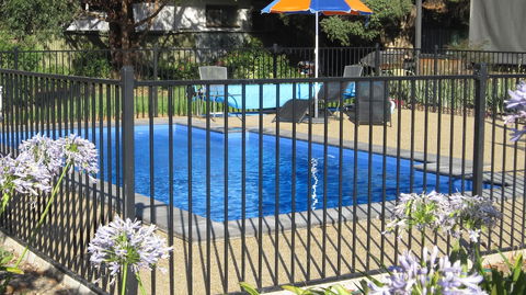 Castle Creek Motel - Hotel Accommodation 3