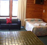 Aaroona Holiday Resort - Hotel Accommodation