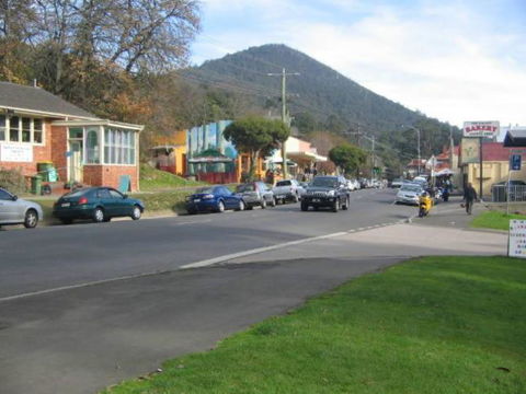 Warburton Holiday House - Hotel Accommodation 2