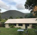 Warburton Holiday House - Hotel Accommodation