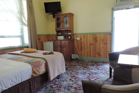 Snug As A Bug Motel - Hotel Accommodation 4