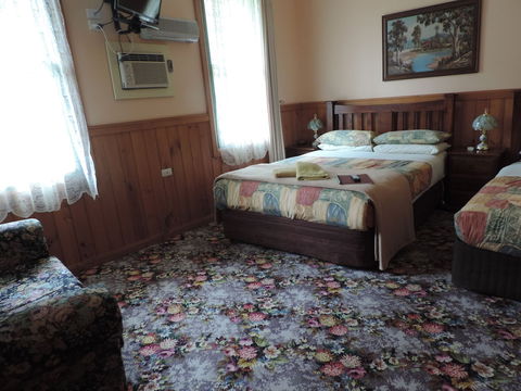 Snug As A Bug Motel - Hotel Accommodation 5