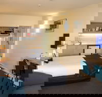 Shoreline Hotel - Hotel Accommodation
