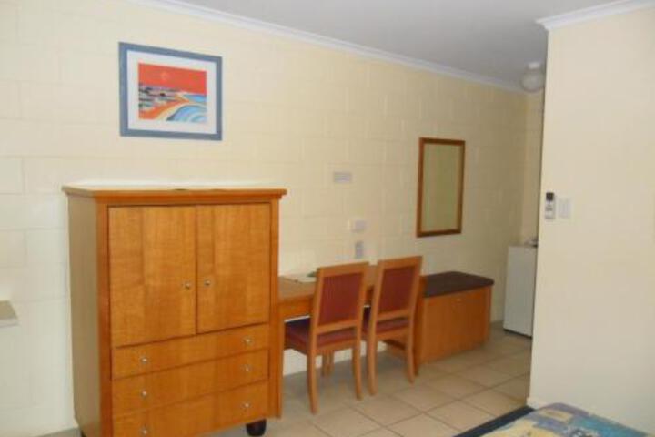 Barker Creek Flat ACT Hotel Accommodation