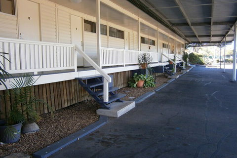 Kellys Motel Oakey - Hotel Accommodation 6