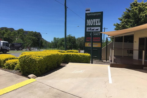 Springsure Overlander Motel - Hotel Accommodation 3