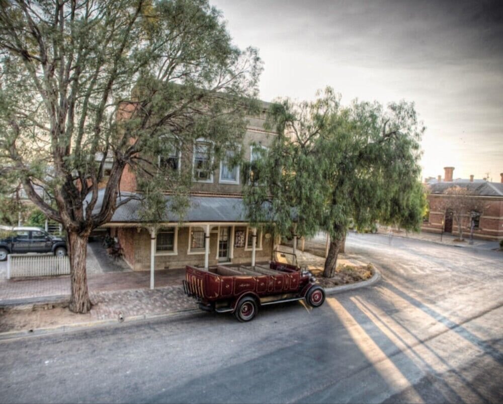 Banyena VIC Hotel Accommodation