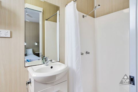 Coral Coast Tourist Park - Hotel Accommodation 6