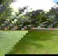 Ivanhoe Village Caravan Resort - Hotel Accommodation