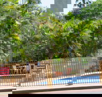 Emerald Gardens Motel  Apartments - Hotel Accommodation