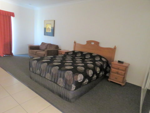 Emerald Gardens Motel & Apartments - Hotel Accommodation 5